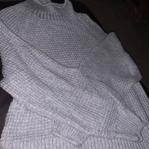 Gray long sleeve shirt